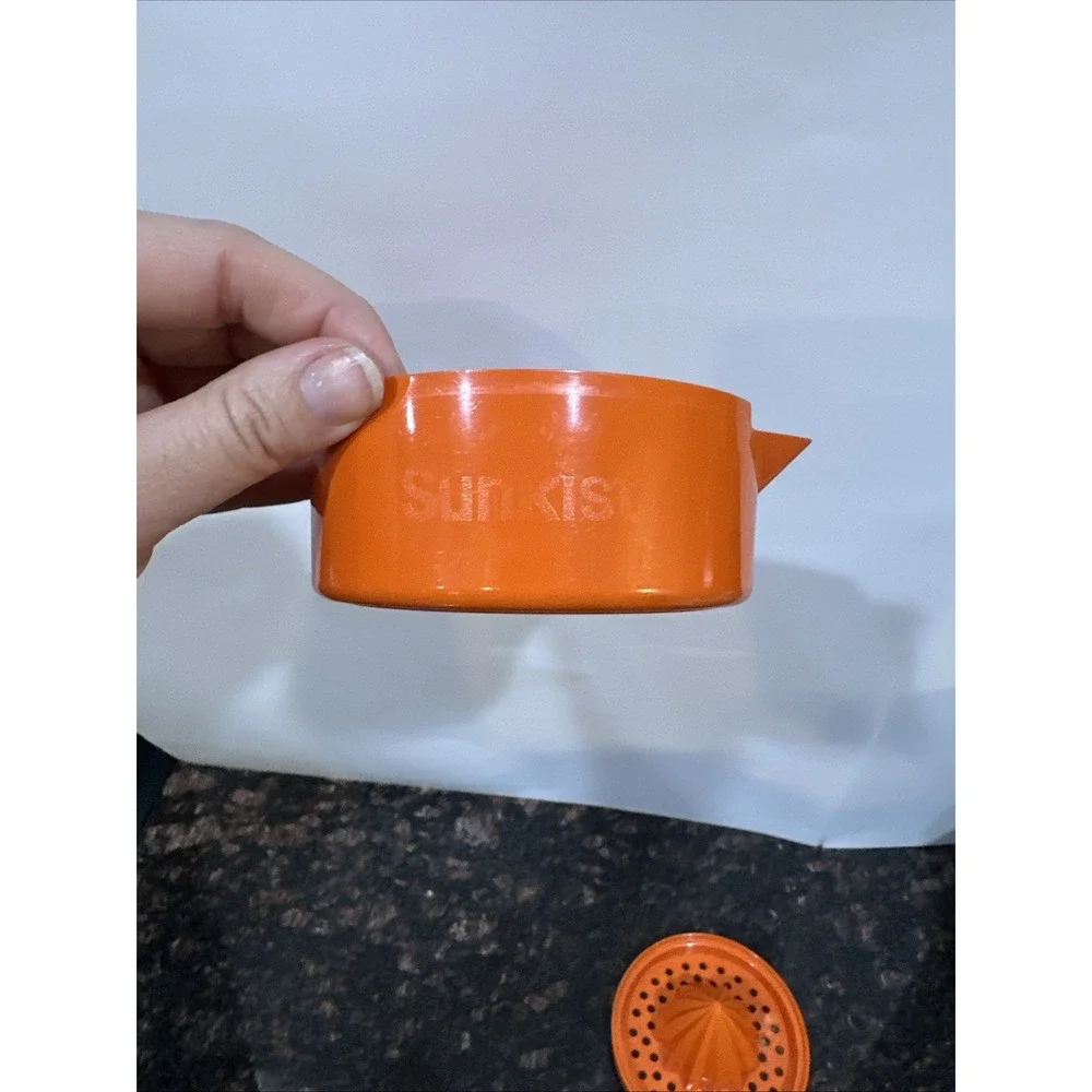 Sunkist Orange Juice Citrus Hand Juicer Plastic Rare Vintage Kitchen Utensil
